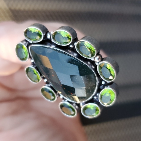 New Oversized Faceted Bloodstone and Peridot 925 Silver Ring. - Picture 7 of 16
